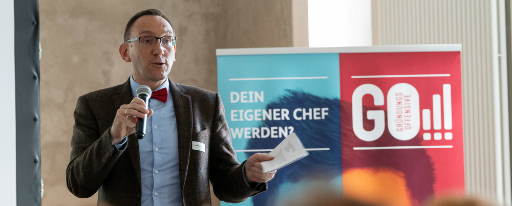 Gern stellen wir Ihnen unsere Studienergebnisse und Aktivitäten im Rahmen ihrer Veranstaltung vor.